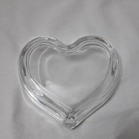 Heart Trinket Dish Clear Glass with Cover - Picture 7 of 7